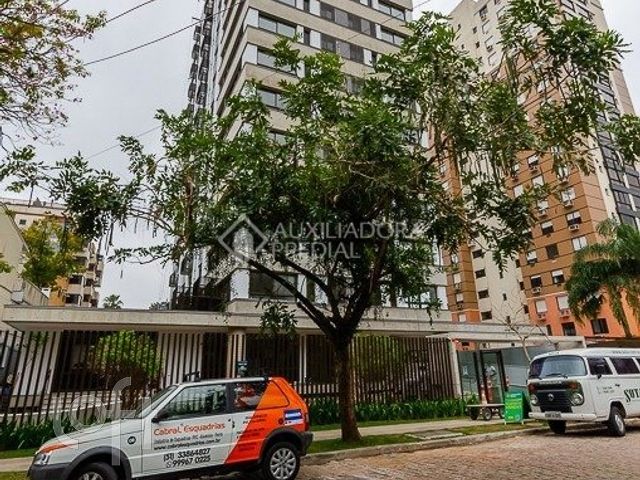 Apartamento com 110m², 3 dormitórios, 3 suítes, 2 vagas, Menino Deus em Porto Alegre