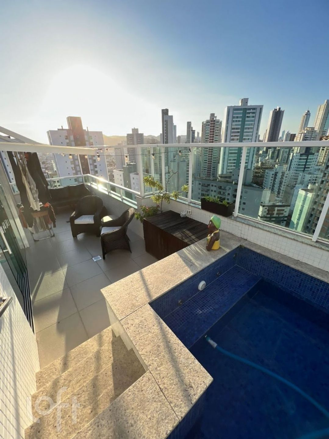 Apartamento à venda em Centro com 245 m², 4 quartos, 4 suítes, 3 vagas
