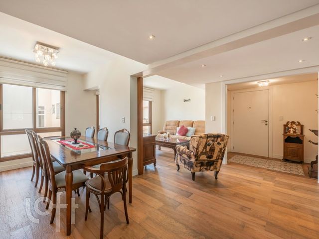 Apartamento com 144m², 3 dormitórios, 1 suíte, 1 vaga, Bela Vista em Porto Alegre