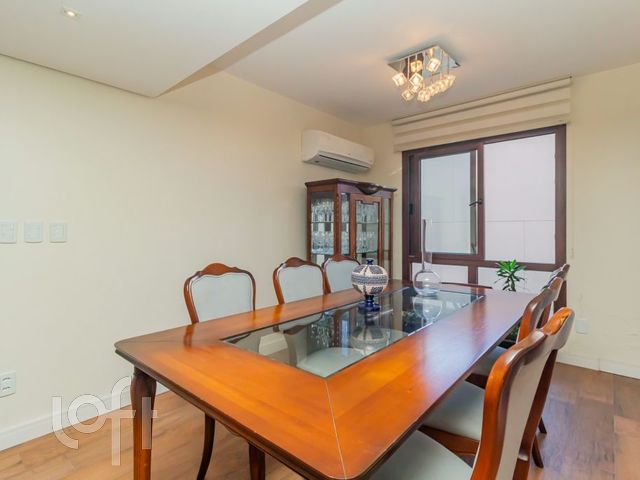 Apartamento com 144m², 3 dormitórios, 1 suíte, 1 vaga, Bela Vista em Porto Alegre