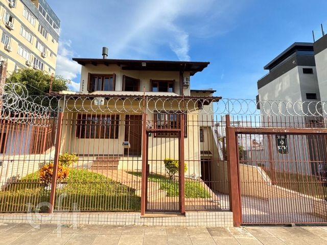 Casa com 340m², 4 dormitórios, 1 suíte, Jardim Botânico em Porto Alegre