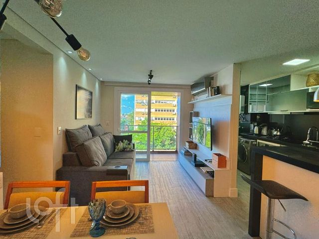 Apartamento com 76m², 2 dormitórios, 1 suíte, 2 vagas, Petrópolis em Porto Alegre