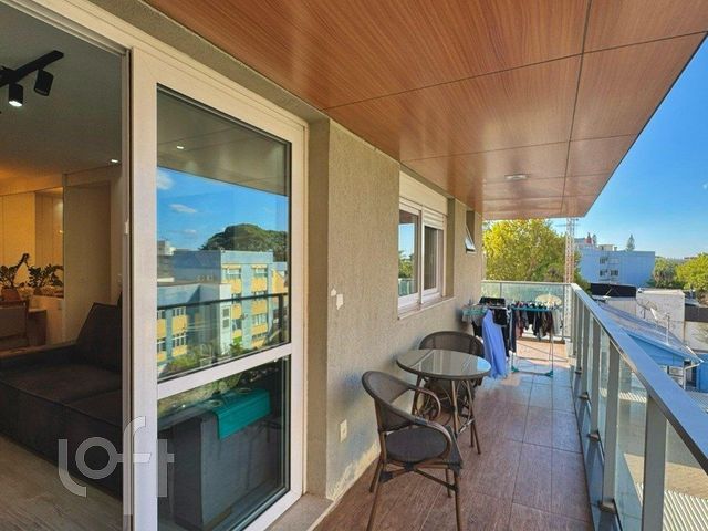 Apartamento com 76m², 2 dormitórios, 1 suíte, 2 vagas, Petrópolis em Porto Alegre