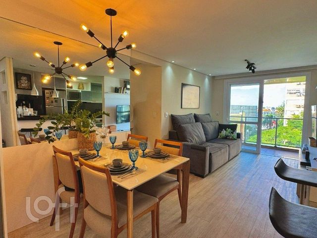 Apartamento com 76m², 2 dormitórios, 1 suíte, 2 vagas, Petrópolis em Porto Alegre