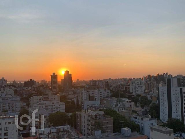 Apartamento com 89m², 2 dormitórios, 1 suíte, 1 vaga, Petrópolis em Porto Alegre