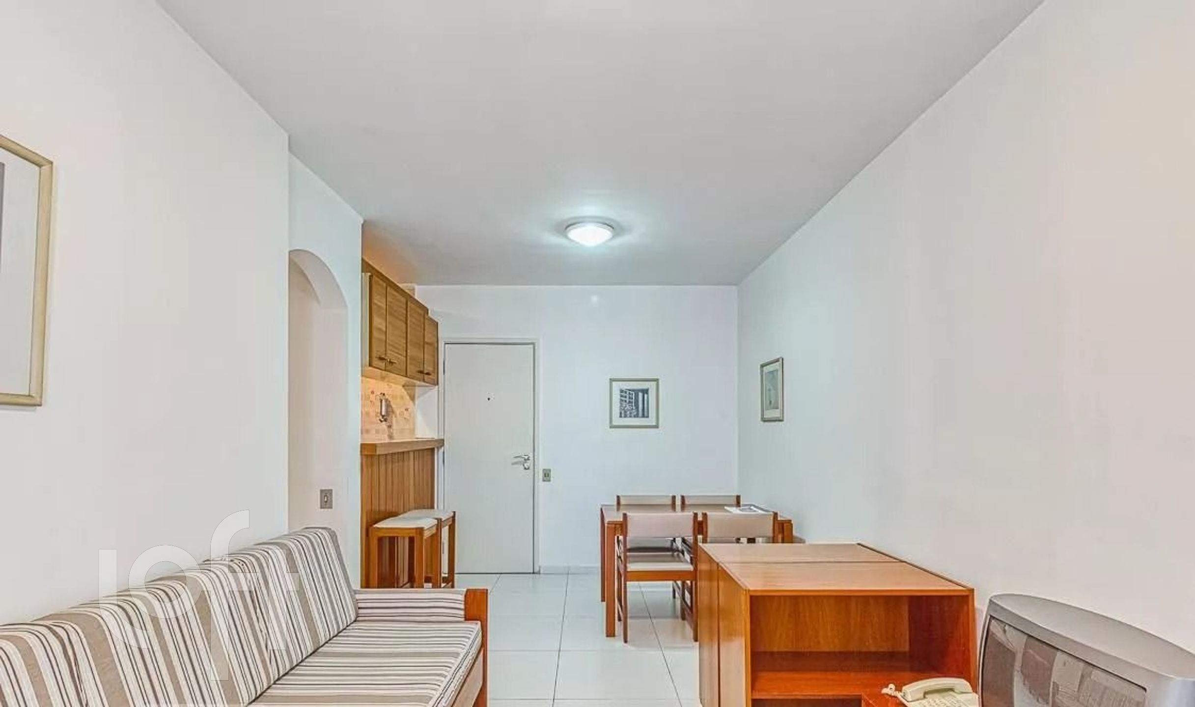 Apartamento à venda com 1 quarto, 45m² - Foto 2