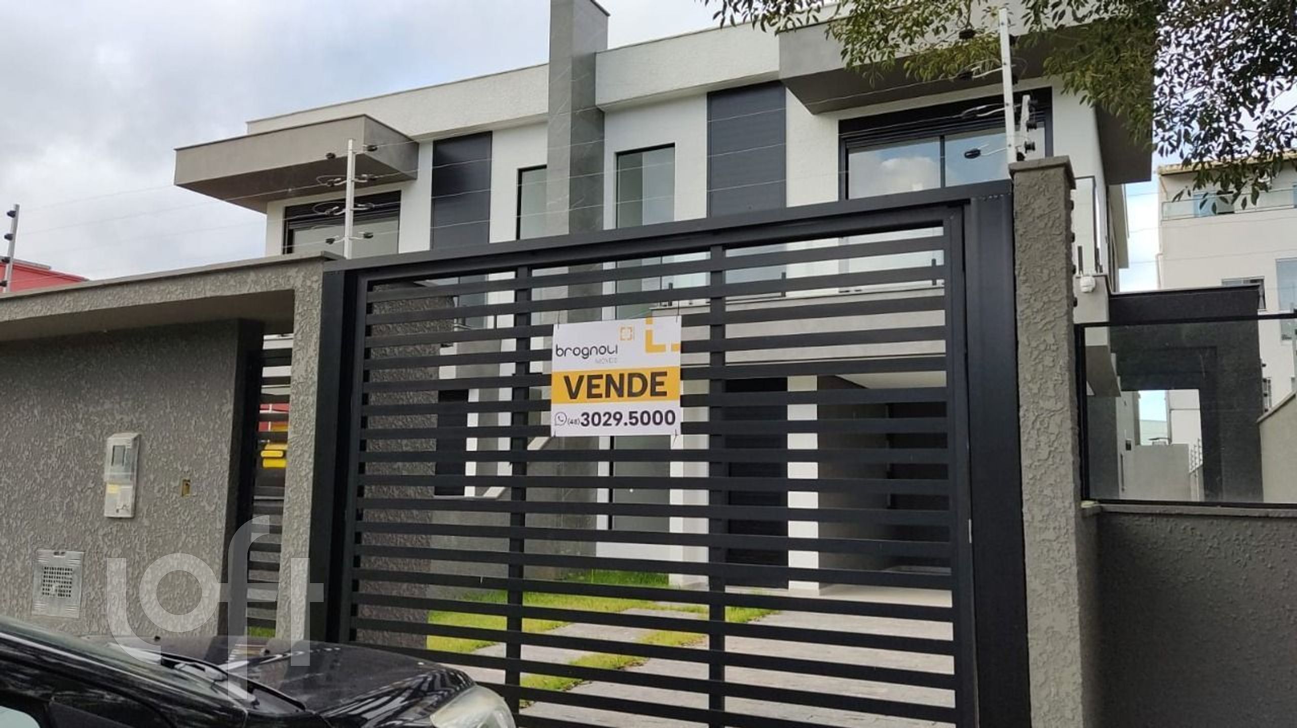 Casa à venda em Ingleses com 172 m², 3 quartos, 3 suítes, 2 vagas