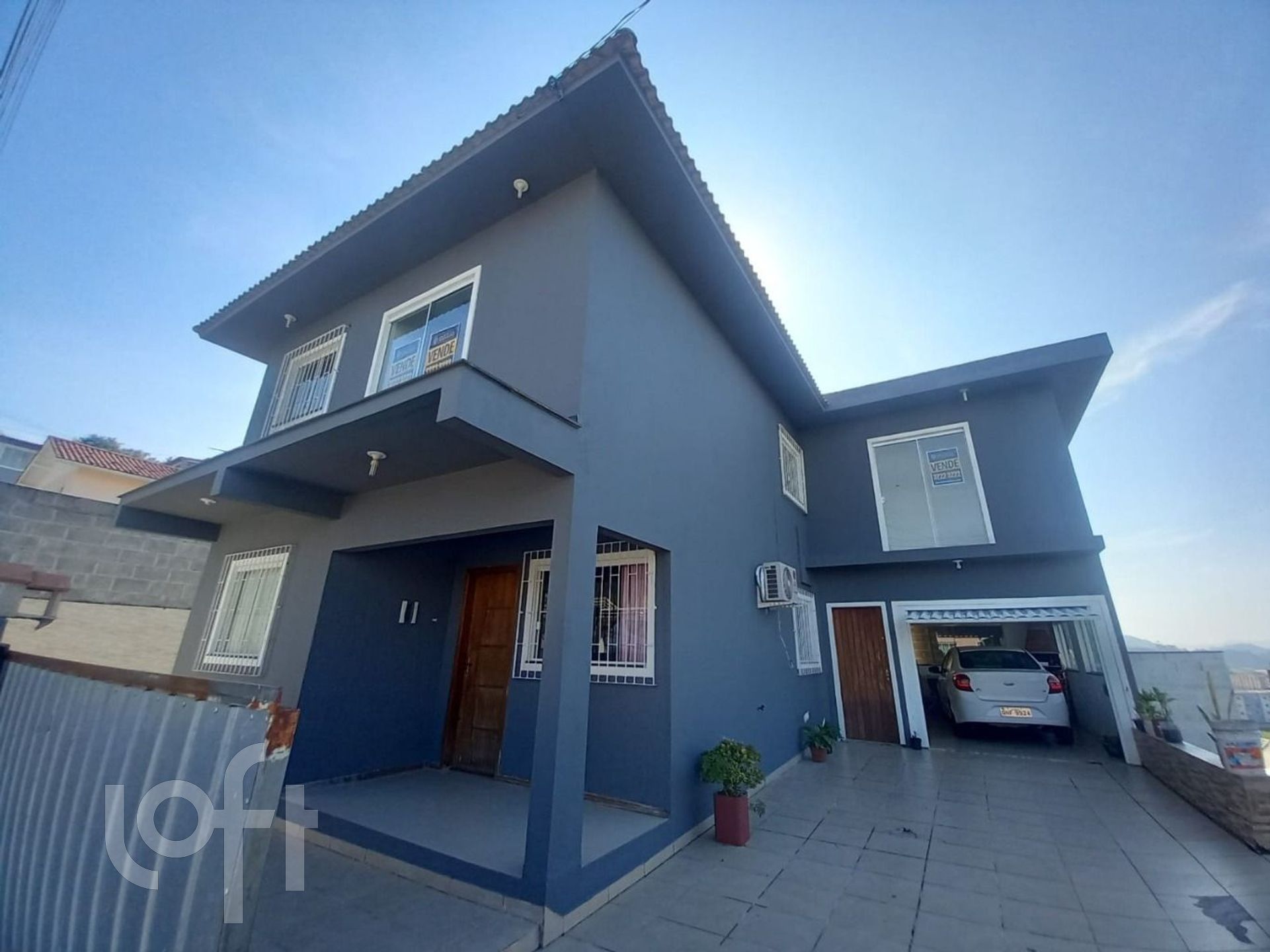 Casa Residencial com 255m², 4 quartos, no bairro Fundos em Biguaçu
