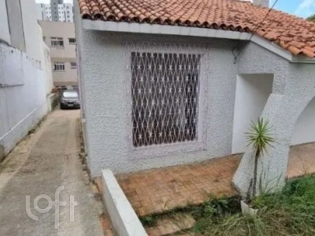 Casa com 80m², 2 dormitórios, 5 vagas, Petrópolis em Porto Alegre