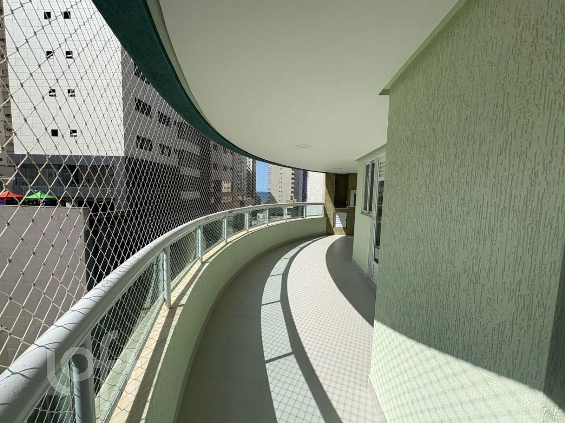 Apartamento à venda em Centro com 118 m², 3 quartos, 3 suítes, 2 vagas