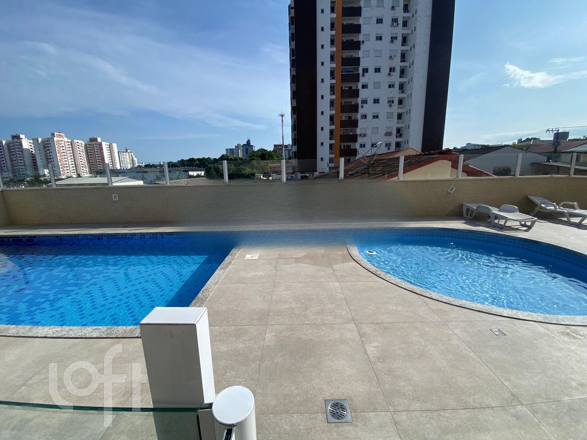 Apartamentos com 71m², 2 quartos, 1 suíte, 2 garagens, no bairro Barreiros em São José