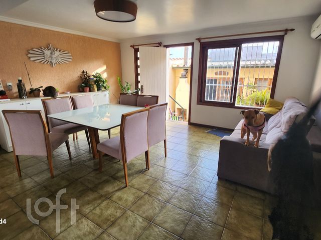 Casa com 169m², 3 dormitórios, 1 suíte, 2 vagas, Chácara das Pedras em Porto Alegre