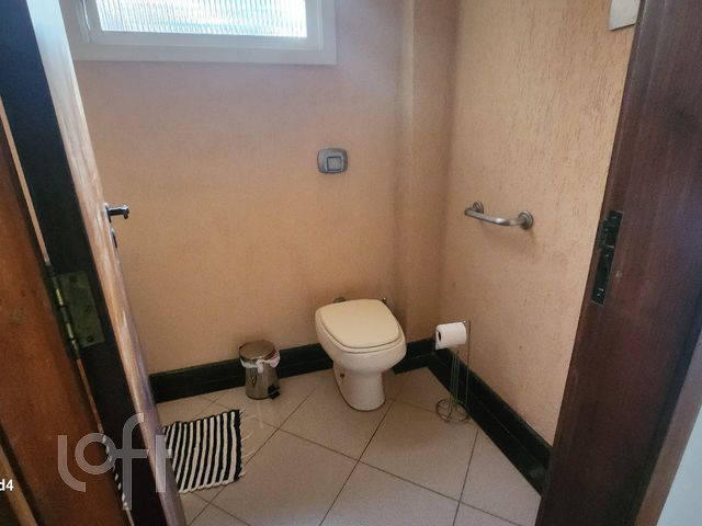 Casa com 169m², 3 dormitórios, 1 suíte, 2 vagas, Chácara das Pedras em Porto Alegre