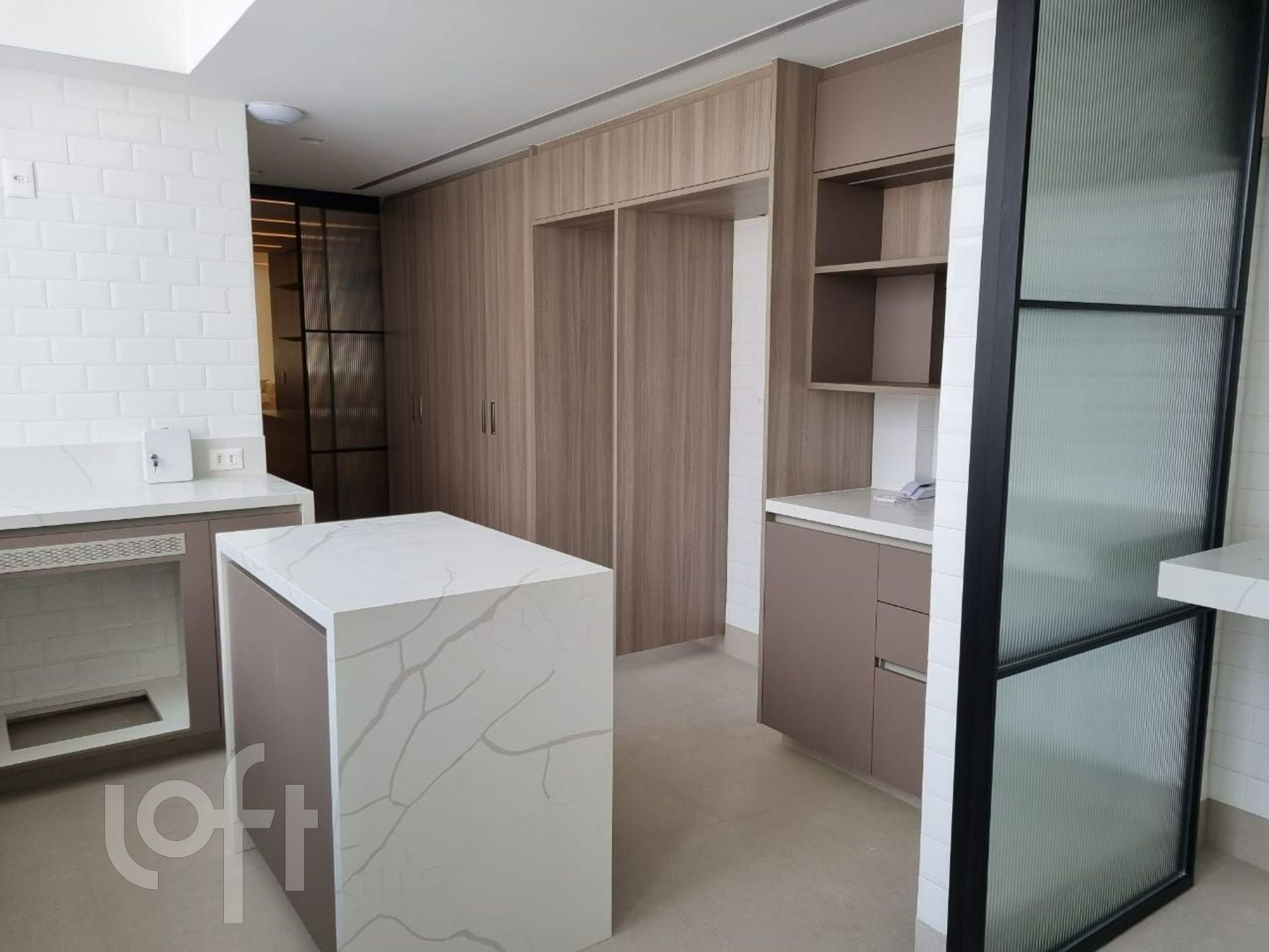 Apartamento à venda com 3 quartos, 150m² - Foto 4