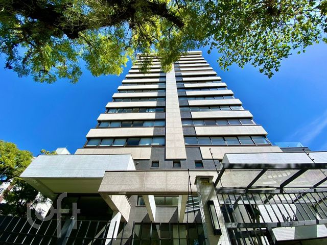 Apartamento com 125m², 3 dormitórios, 3 suítes, 2 vagas, Petrópolis em Porto Alegre
