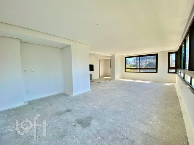 Apartamento com 125m², 3 dormitórios, 3 suítes, 2 vagas, Petrópolis em Porto Alegre