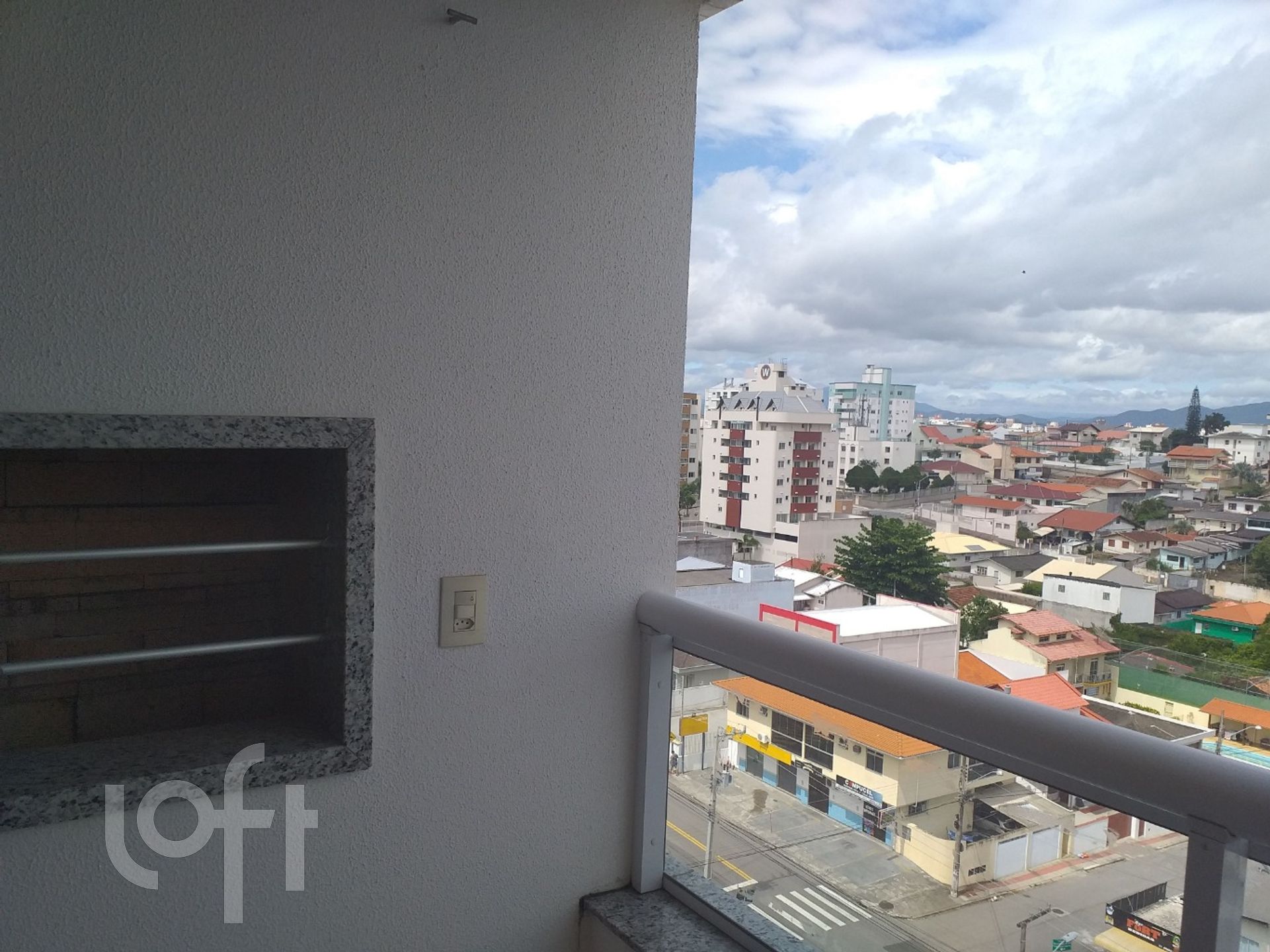 Apartamentos com 68m², 2 quartos, 1 suíte, 2 garagens, no bairro Coloninha em Florianópolis