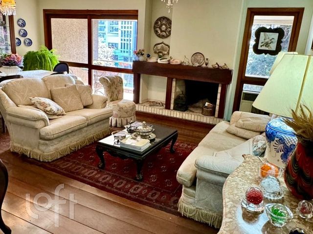 Apartamento com 296m², 3 dormitórios, 1 suíte, 2 vagas, Petrópolis em Porto Alegre