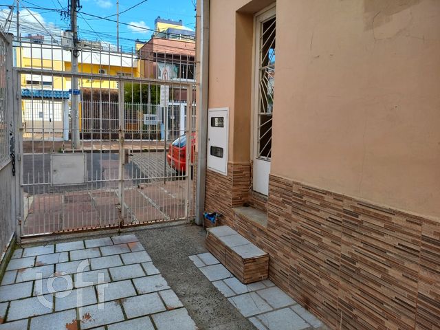 Casa com 60m², 2 dormitórios, Santana em Porto Alegre