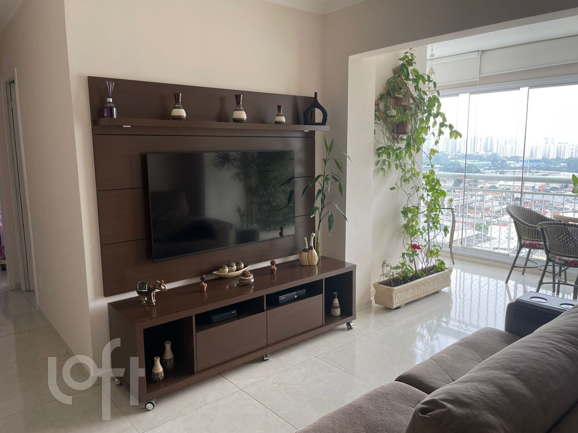 Apartamento à venda com 2 quartos, 64m² - Foto 1