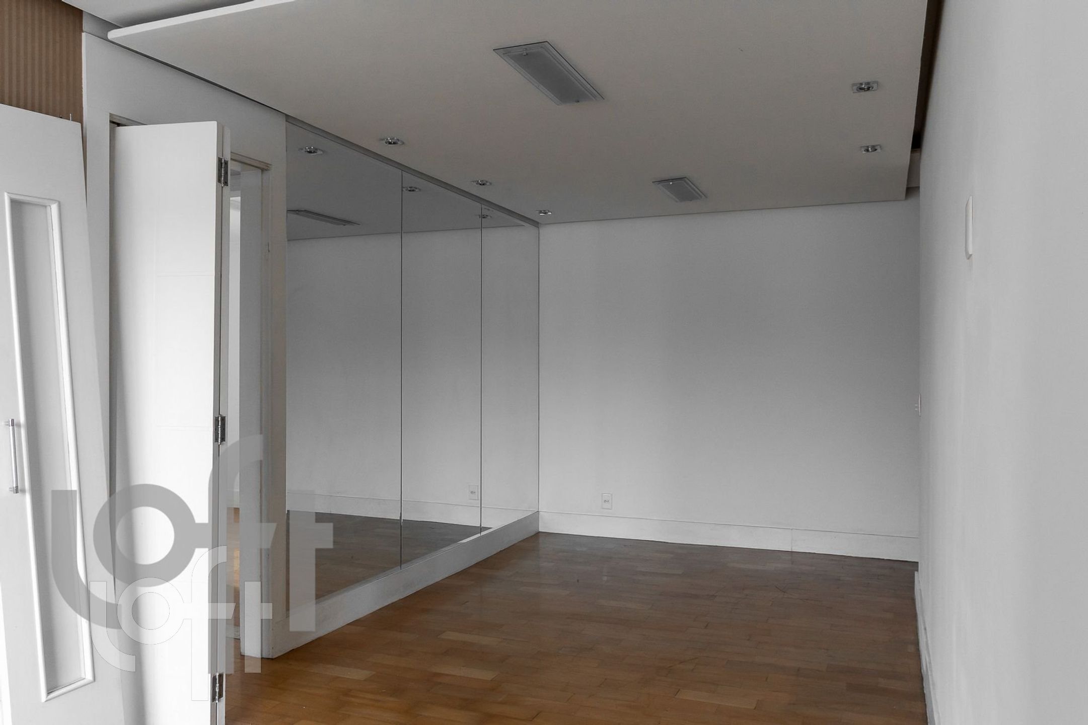 Apartamento à venda com 2 quartos, 70m² - Foto 15