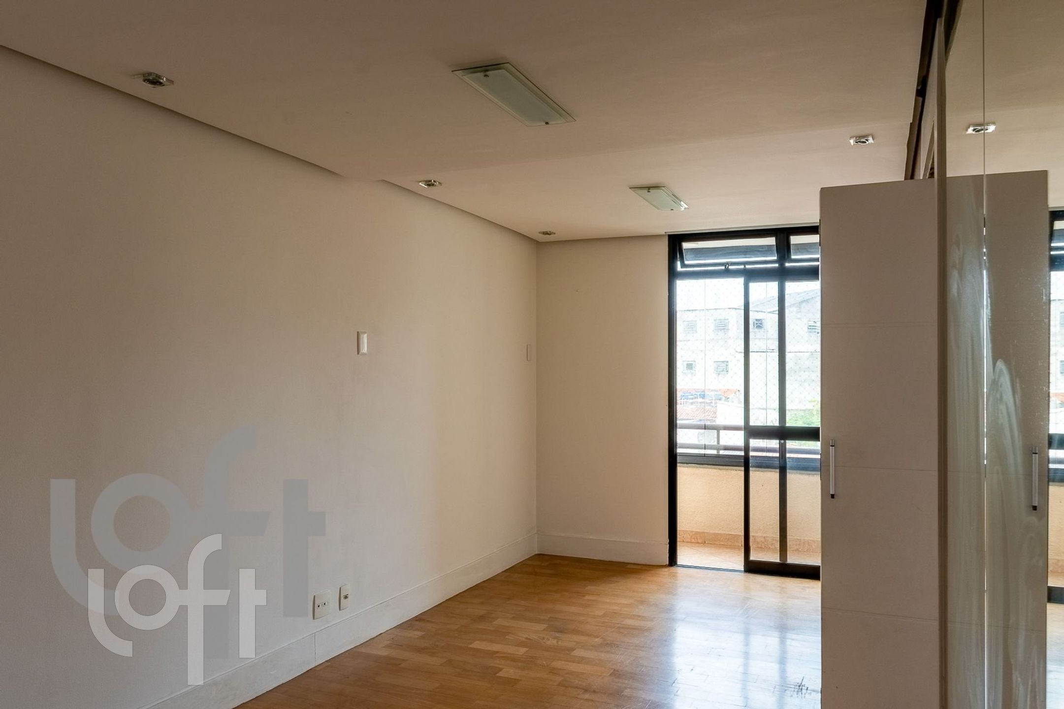 Apartamento à venda com 2 quartos, 70m² - Foto 16