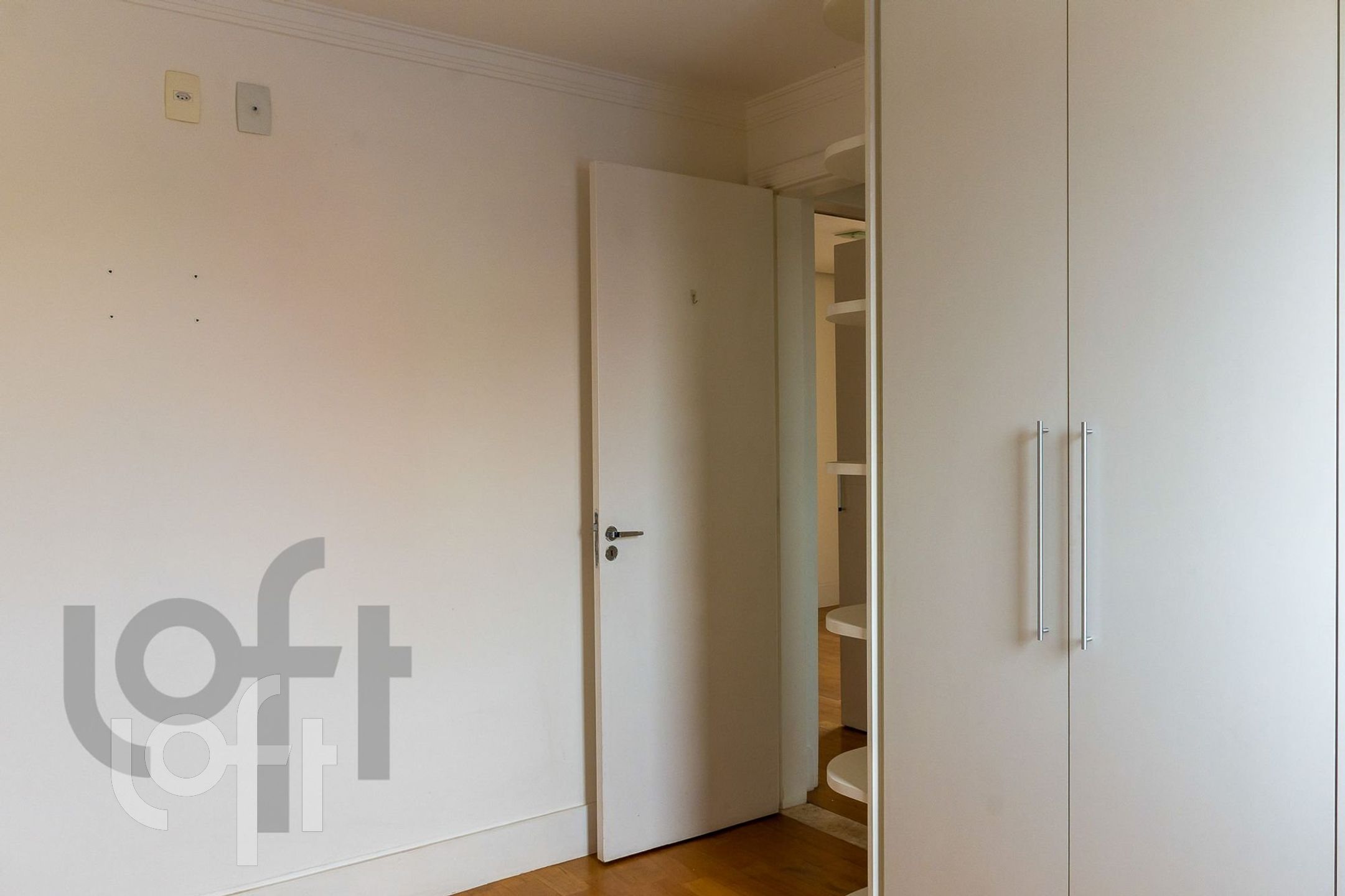 Apartamento à venda com 2 quartos, 70m² - Foto 4