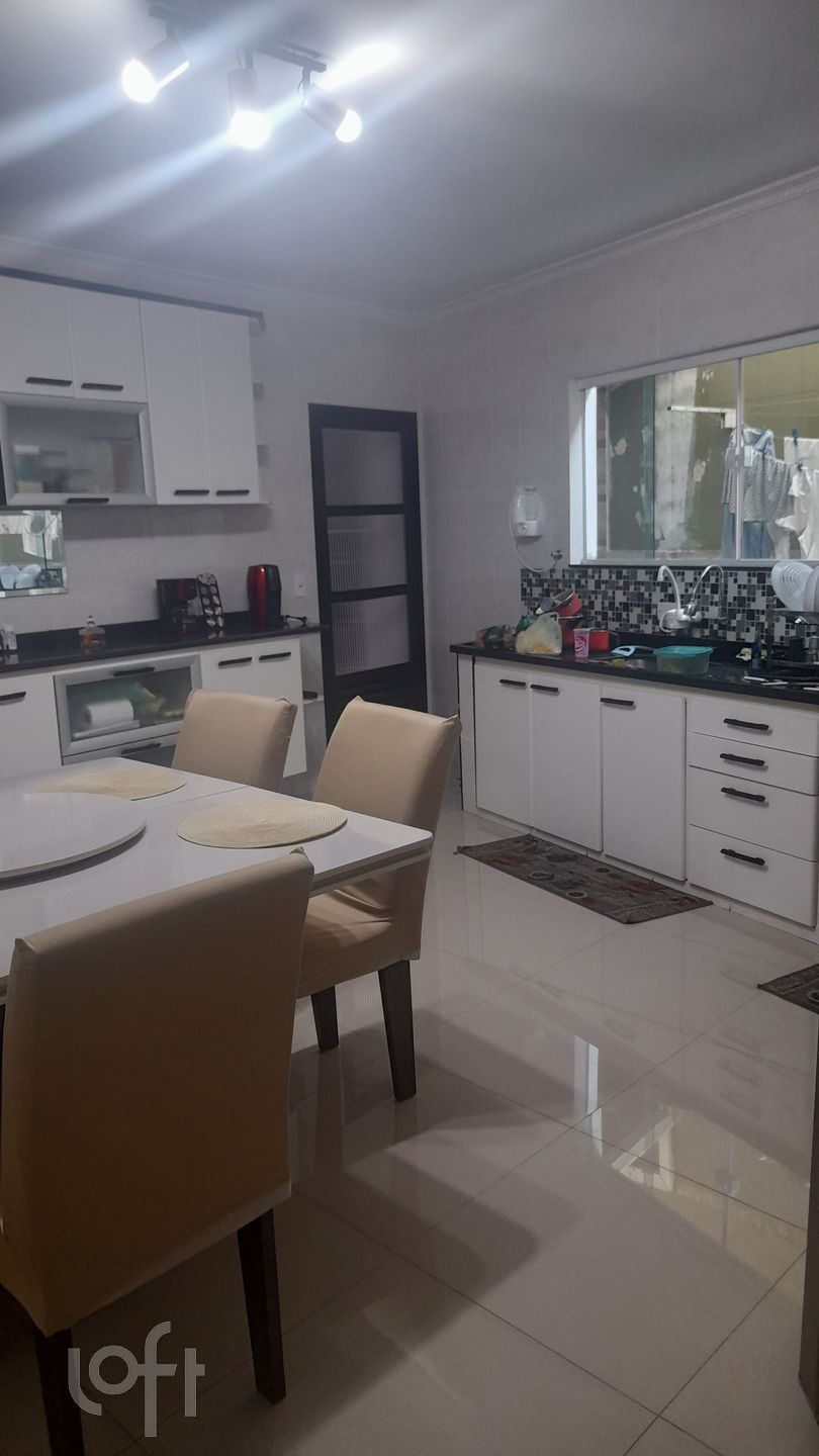 Casa à venda com 2 quartos, 220m² - Foto 3