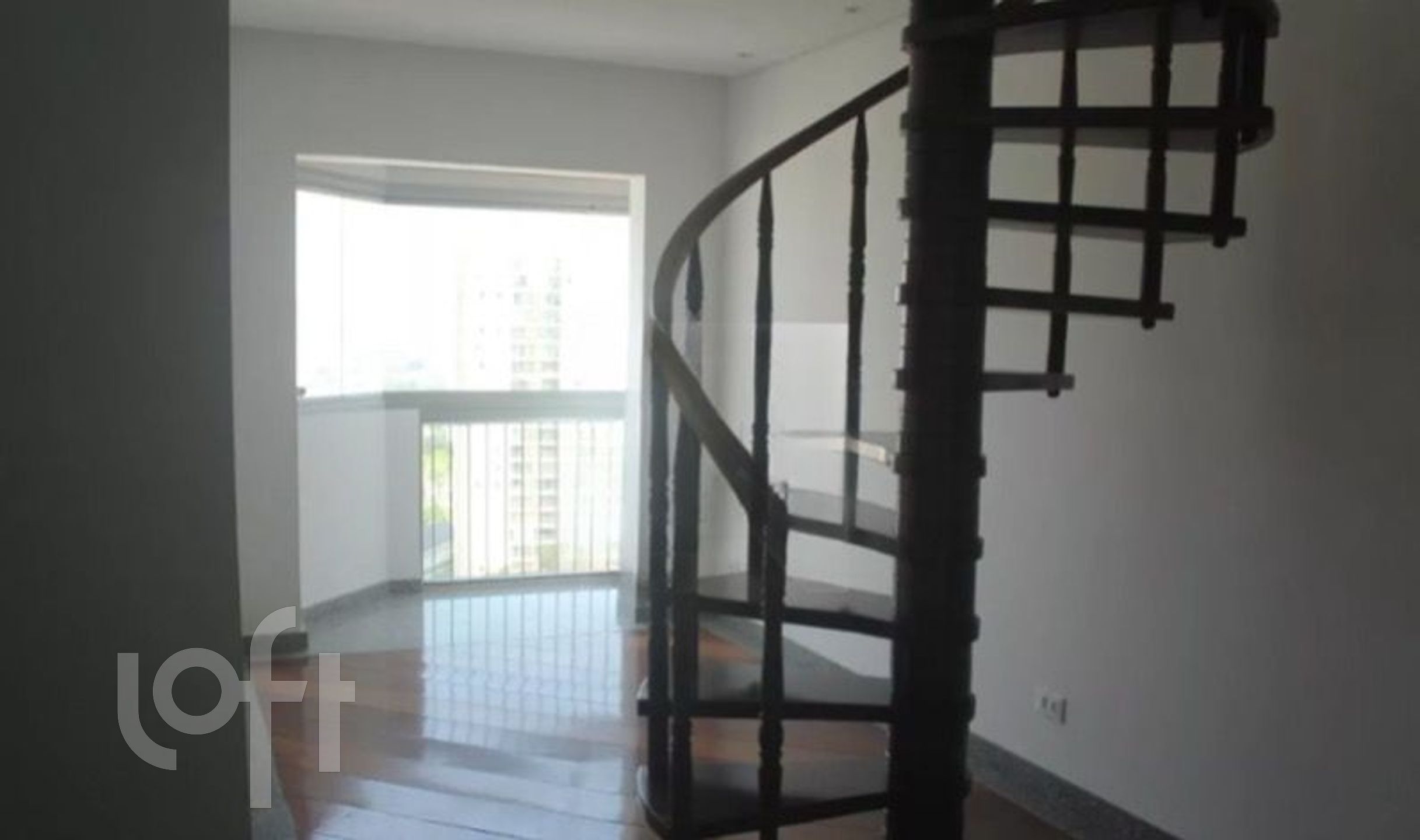 Apartamento à venda com 3 quartos, 130m² - Foto 1