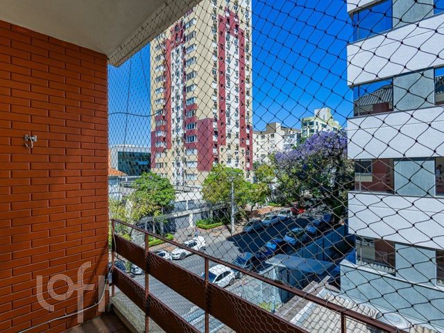 Apartamento com 90m², 3 dormitórios, 2 vagas, Floresta em Porto Alegre