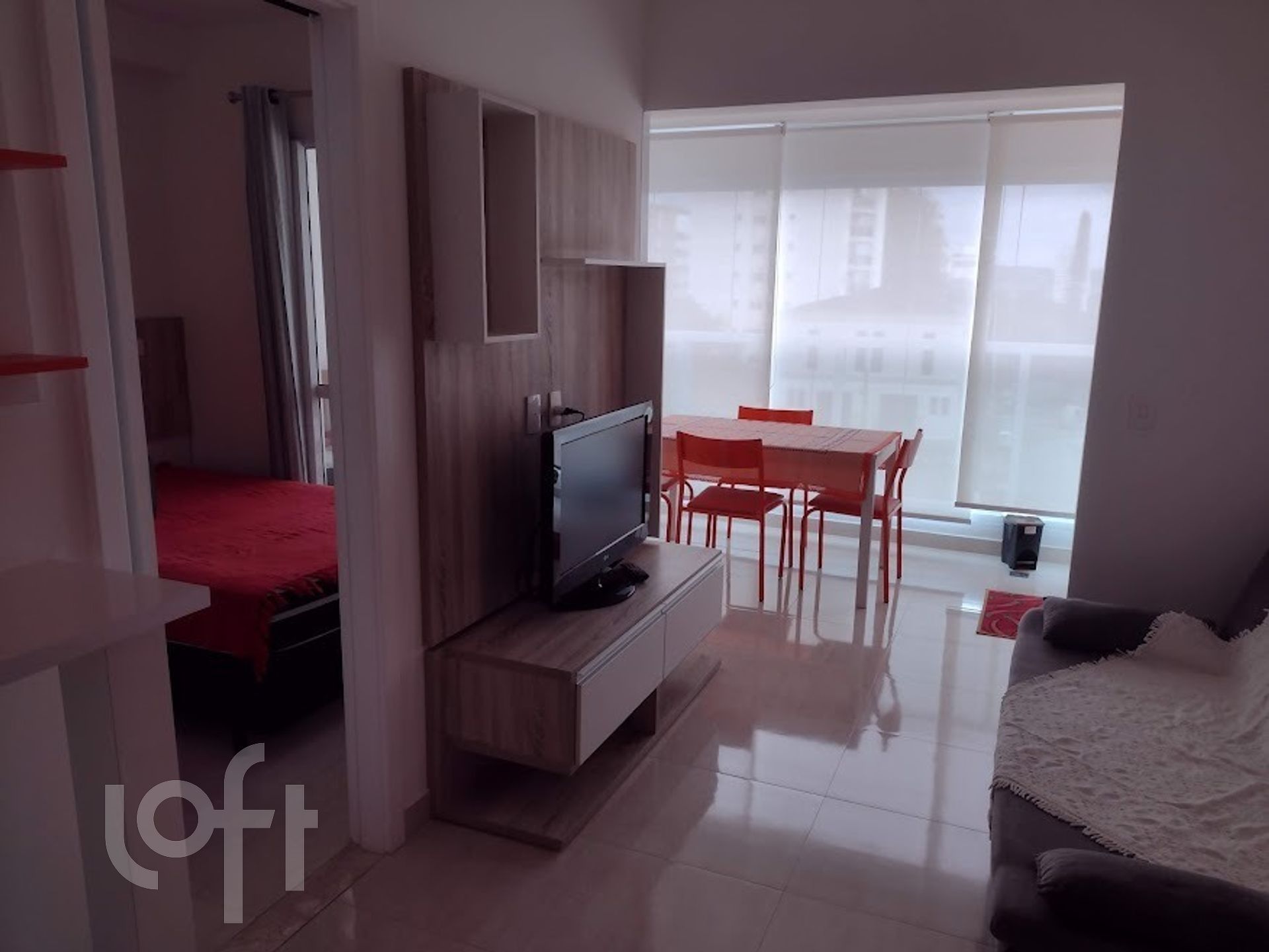 Apartamento à venda com 1 quarto, 33m² - Foto 2