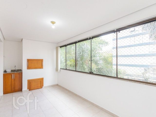 Apartamento com 103m², 3 dormitórios, 1 suíte, 1 vaga, Menino Deus em Porto Alegre