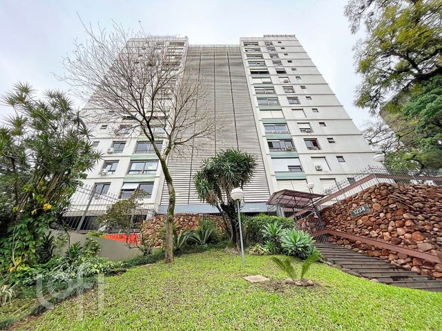 Apartamento com 120m², 3 dormitórios, 1 suíte, 1 vaga, Rio Branco em Porto Alegre