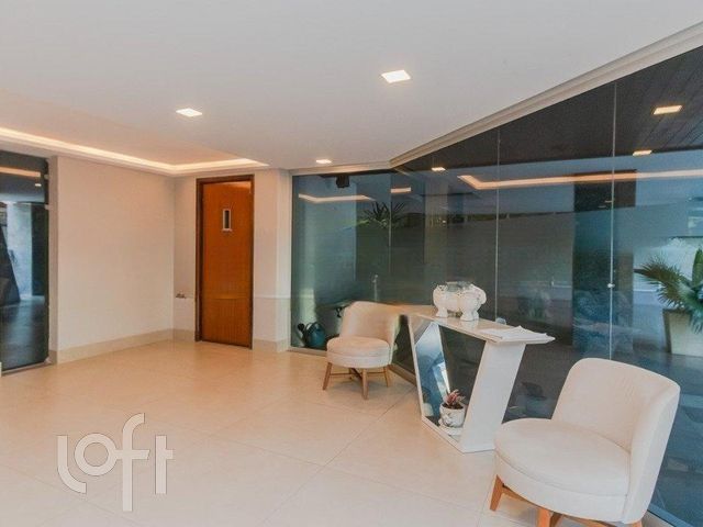 Apartamento com 120m², 3 dormitórios, 1 suíte, 1 vaga, Rio Branco em Porto Alegre