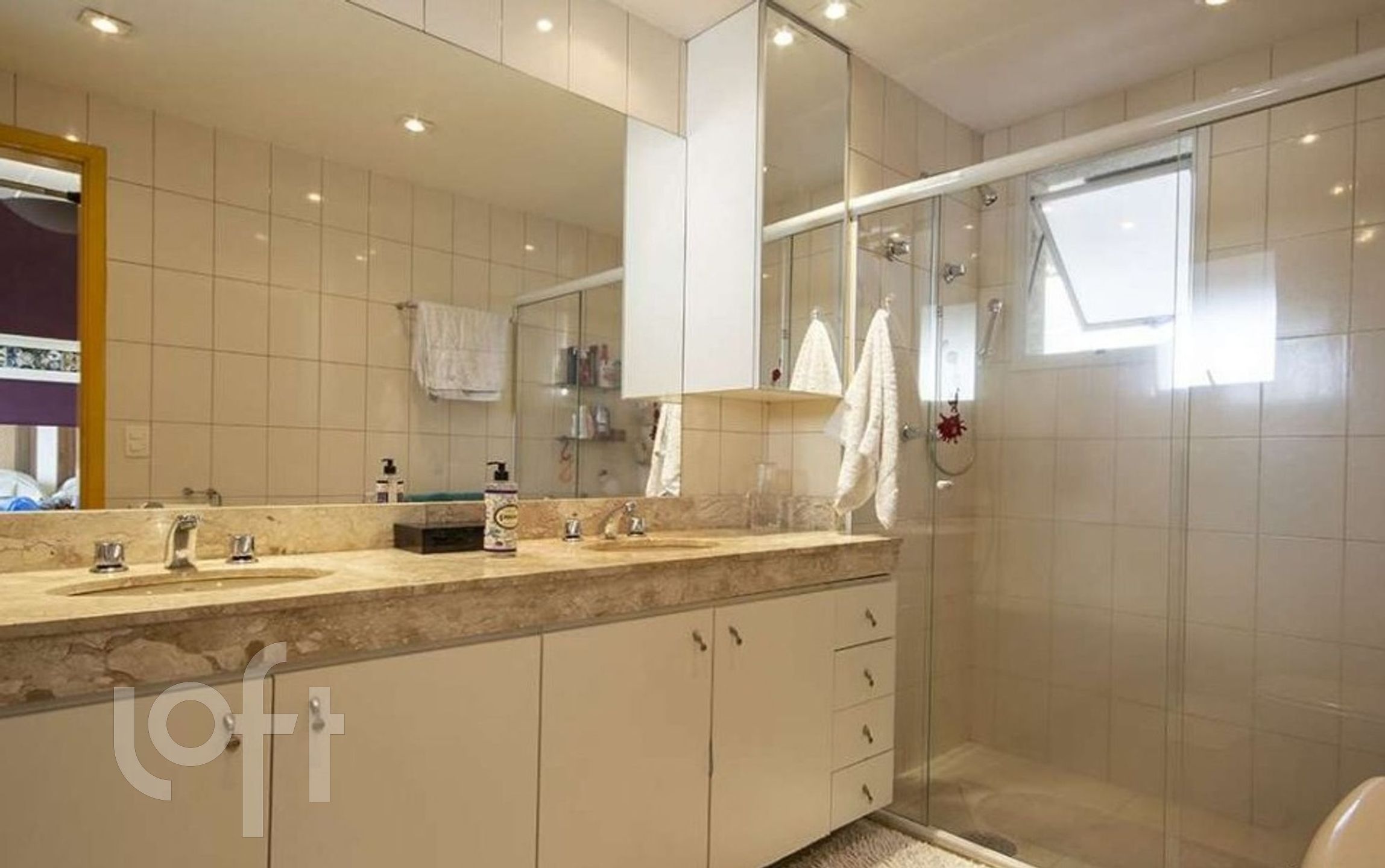 Apartamento à venda com 4 quartos, 236m² - Foto 2