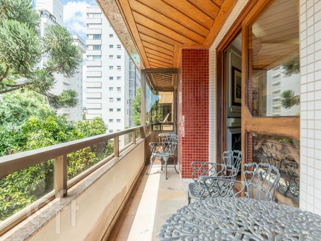Apartamento com 153m², 3 dormitórios, 1 suíte, 4 vagas, Bela Vista em Porto Alegre