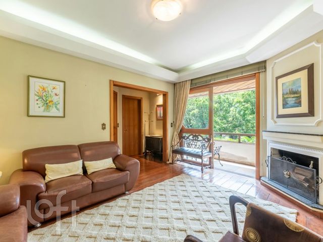 Apartamento com 153m², 3 dormitórios, 1 suíte, 4 vagas, Bela Vista em Porto Alegre