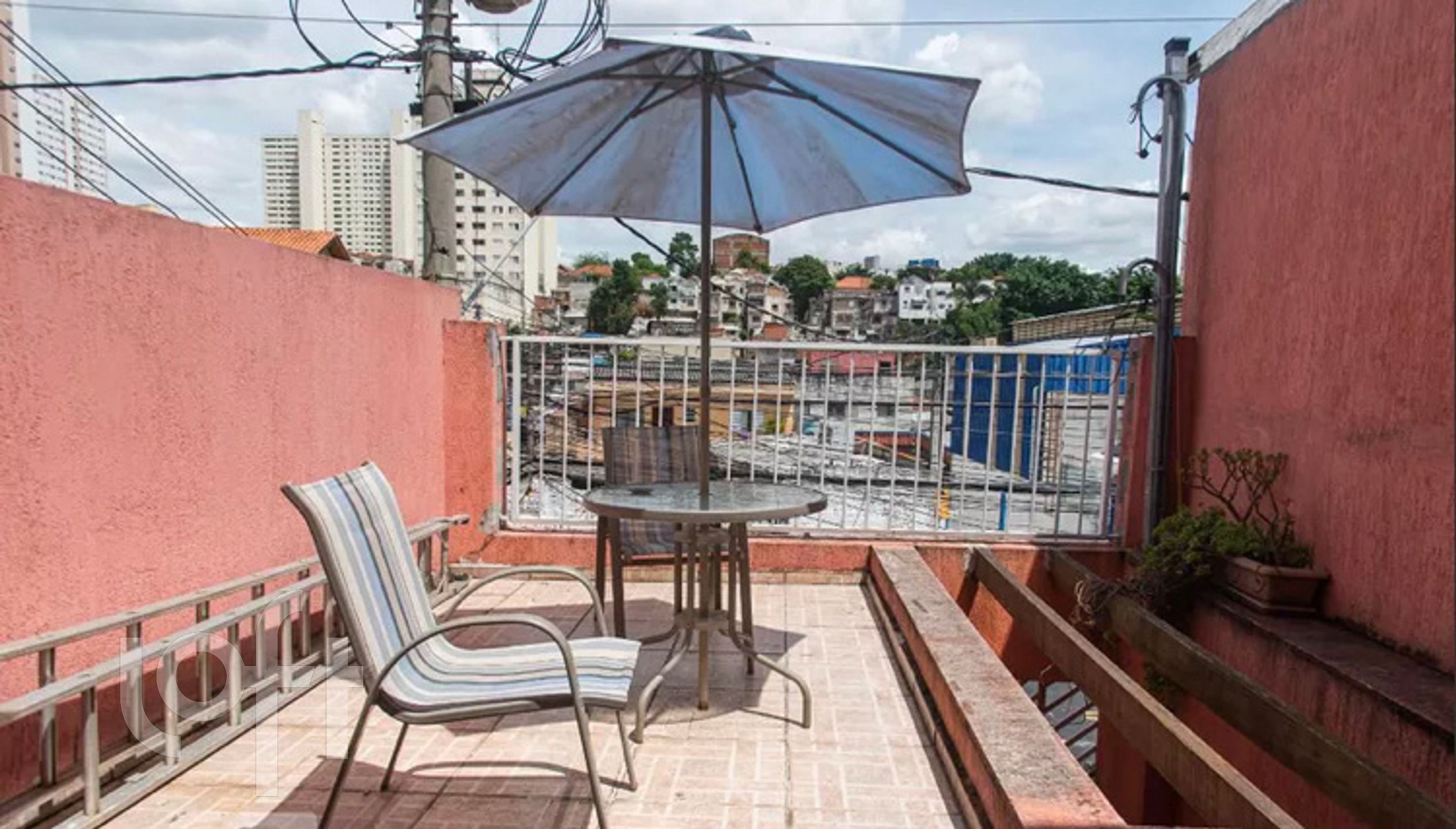 Casa à venda com 2 quartos, 175m² - Foto 1