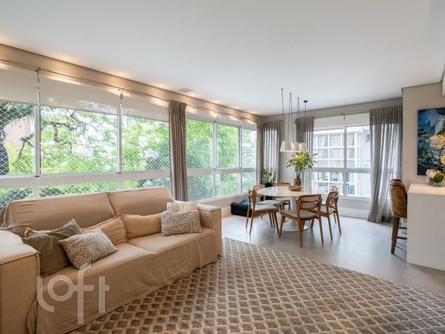 Apartamento com 94m², 2 dormitórios, 2 suítes, 2 vagas, Petrópolis em Porto Alegre