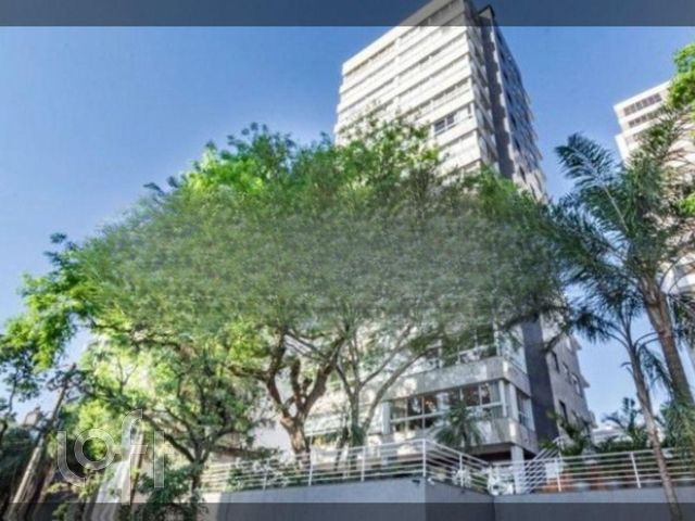 Apartamento com 94m², 2 dormitórios, 2 suítes, 2 vagas, Petrópolis em Porto Alegre