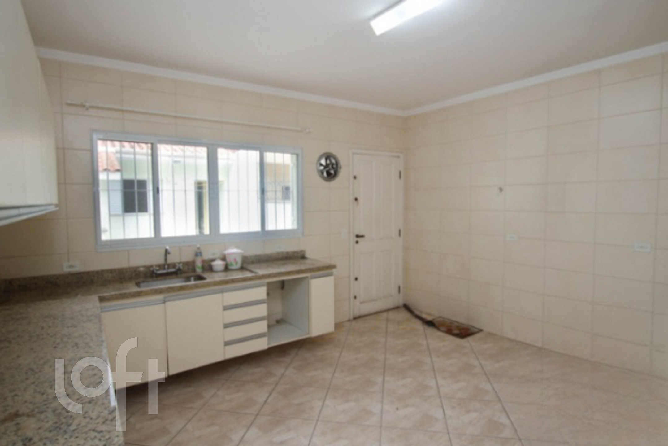 Casa à venda com 3 quartos, 188m² - Foto 2