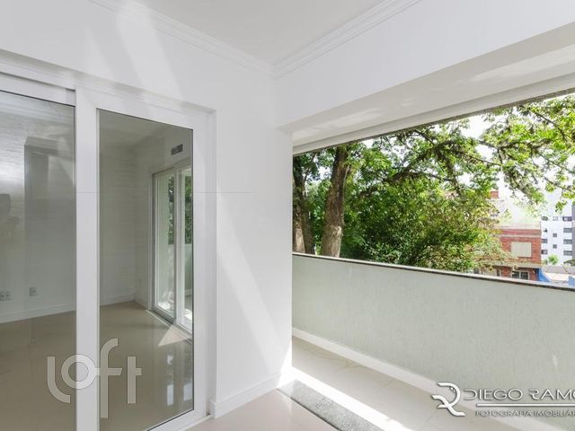 Apartamento com 141m², 3 dormitórios, 1 suíte, 2 vagas, Menino Deus em Porto Alegre