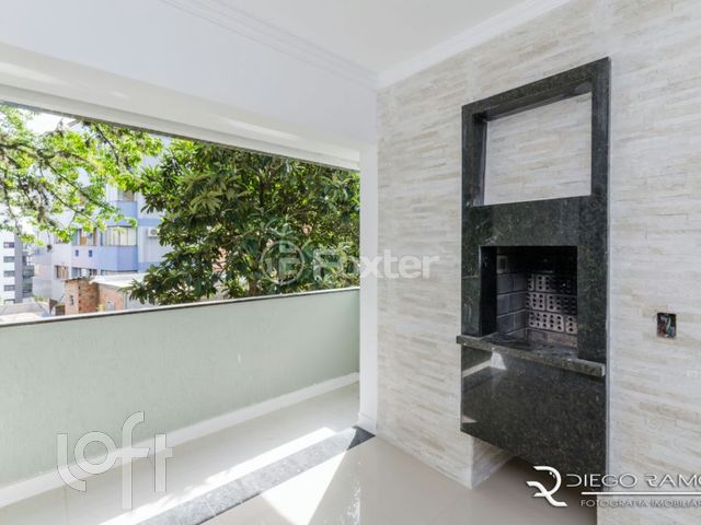 Apartamento com 141m², 3 dormitórios, 1 suíte, 2 vagas, Menino Deus em Porto Alegre