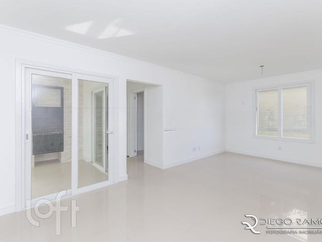 Apartamento com 141m², 3 dormitórios, 1 suíte, 2 vagas, Menino Deus em Porto Alegre