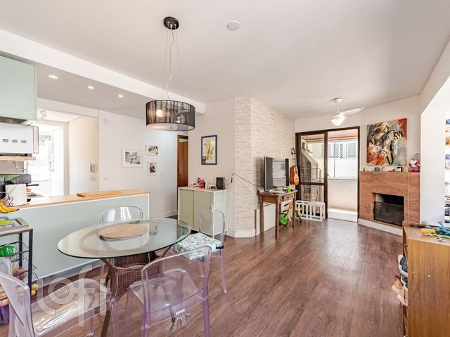 Apartamento com 86m², 2 dormitórios, 1 suíte, 1 vaga, Rio Branco em Porto Alegre