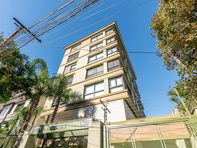 Apartamento com 75m², 2 dormitórios, 1 suíte, 2 vagas, Petrópolis em Porto Alegre