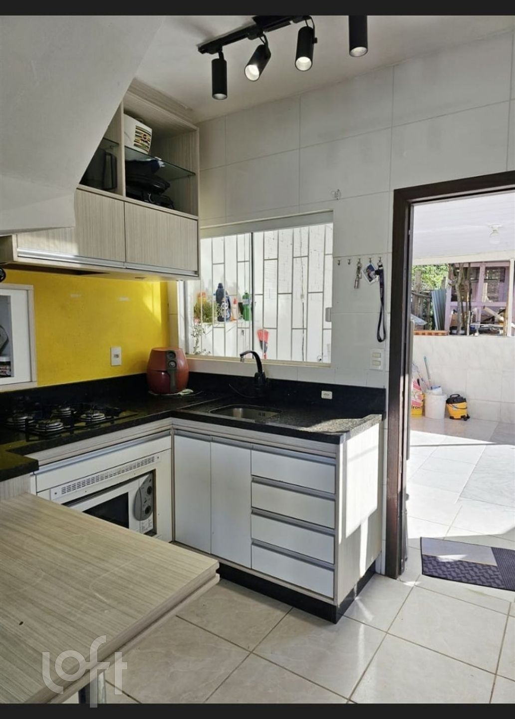 Casa à venda em Bela Vista com 61 m², 2 quartos, 2 suítes, 2 vagas