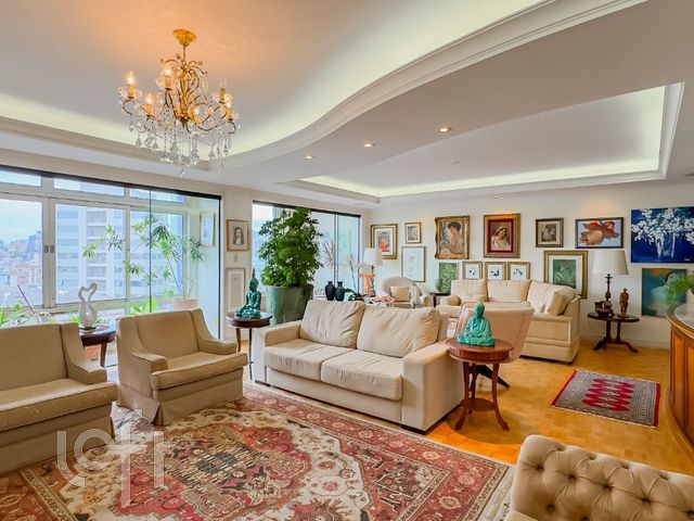 Apartamento com 231m², 3 dormitórios, 1 suíte, 1 vaga, Petrópolis em Porto Alegre