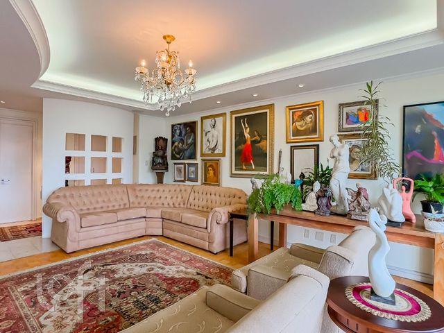 Apartamento com 231m², 3 dormitórios, 1 suíte, 1 vaga, Petrópolis em Porto Alegre