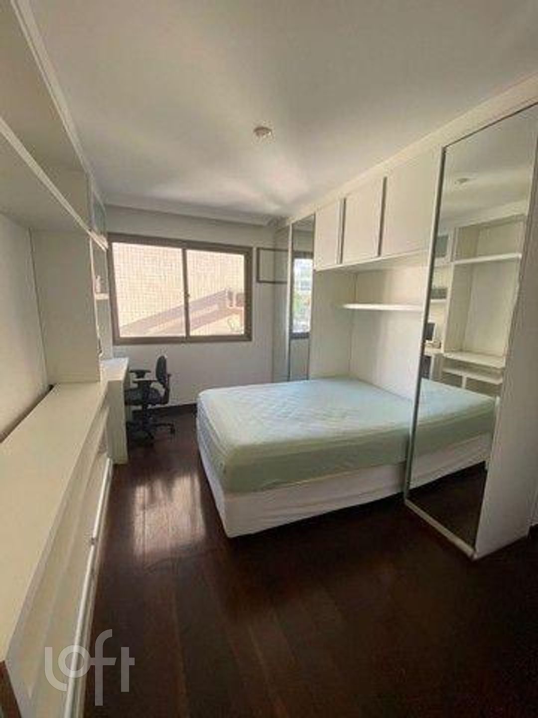 Apartamento à venda com 4 quartos, 180m² - Foto 2